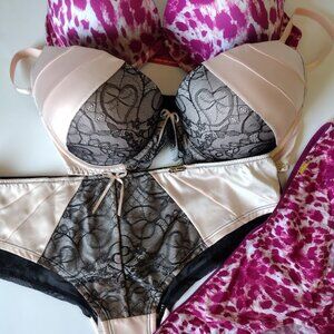 NWT Ultimo OMG Vivian & OMG Kitty lingerie sets 36D bras & 8/10 panties